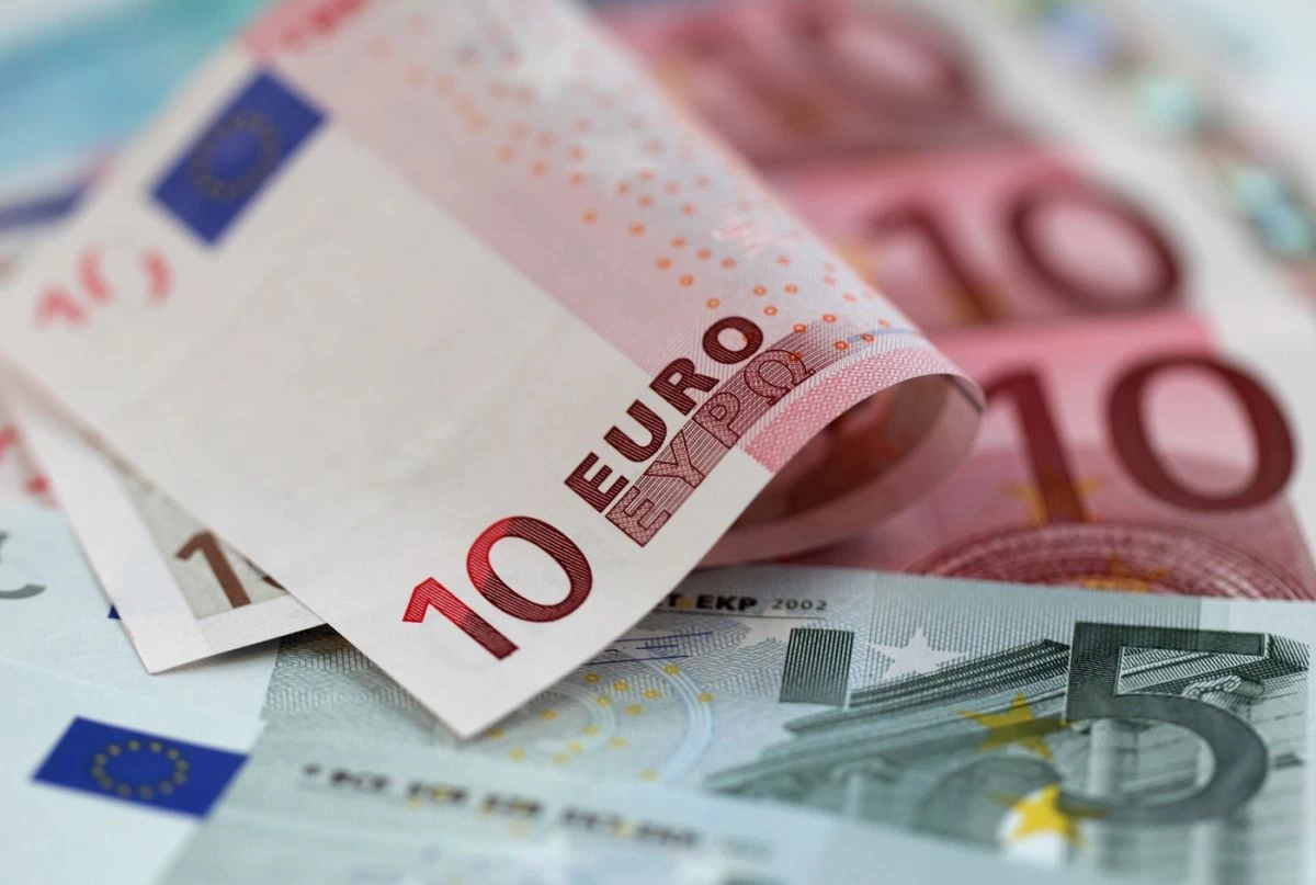 Τρεις συνήθειες για να εξοικονομείτε περισσότερα χρήματα το μήνα